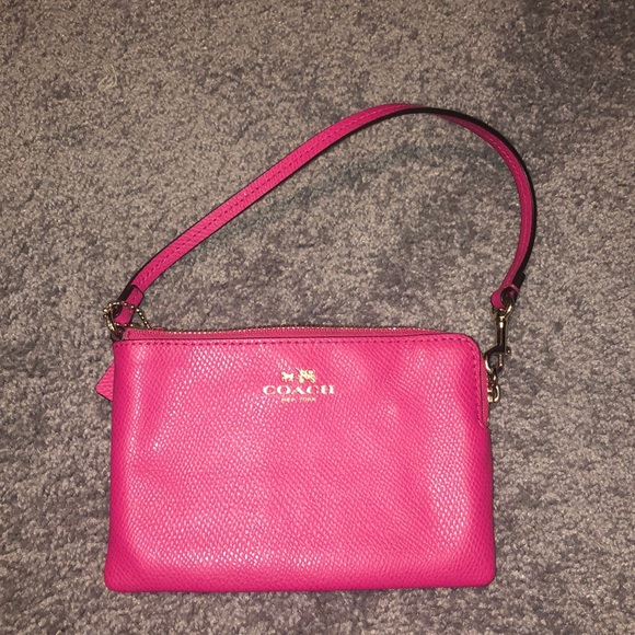 Authentic Coach wristlet (gently used) - Picture 1 of 4